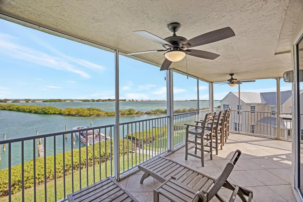 4303 Marina Villas Drive Duck Key FL 33050