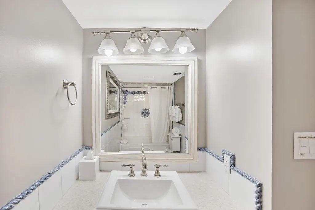 4303 Marina Villas Drive Duck Key FL 33050