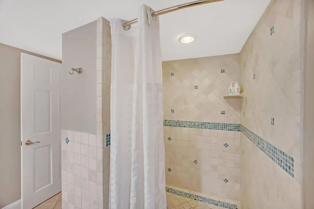 4303 Marina Villas Drive Duck Key FL 33050