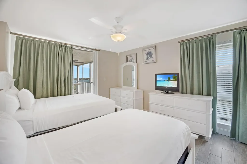 4303 Marina Villas Drive Duck Key FL 33050