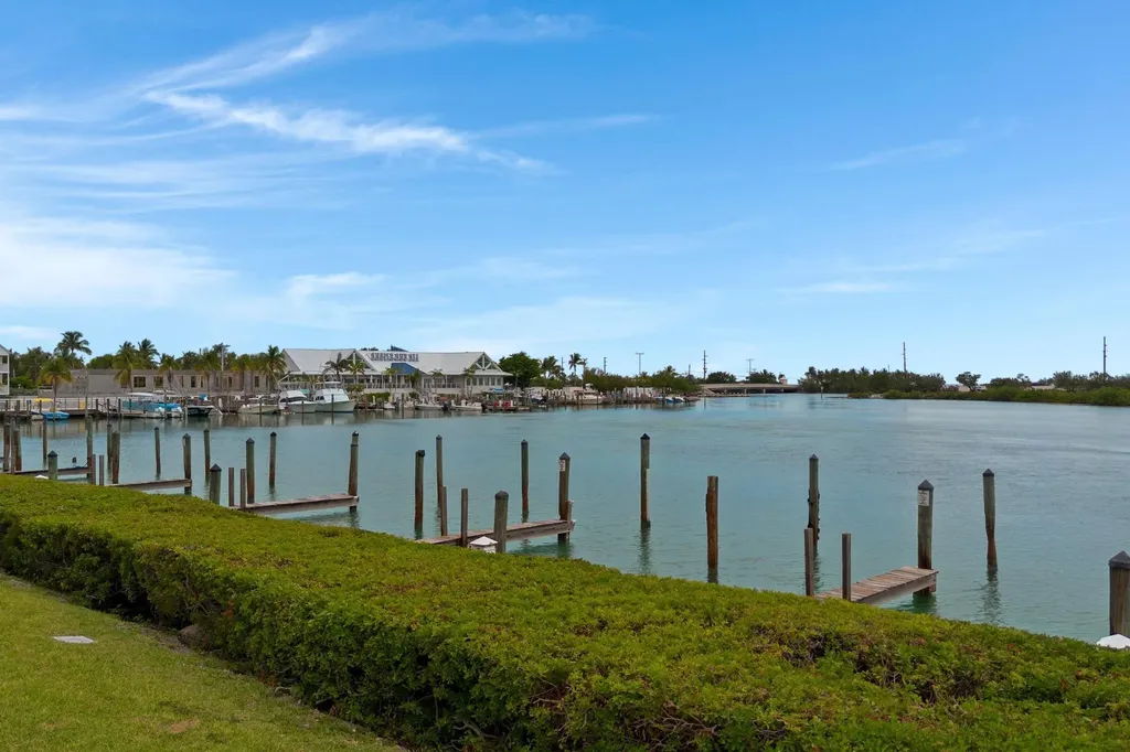 4303 Marina Villas Drive Duck Key FL 33050