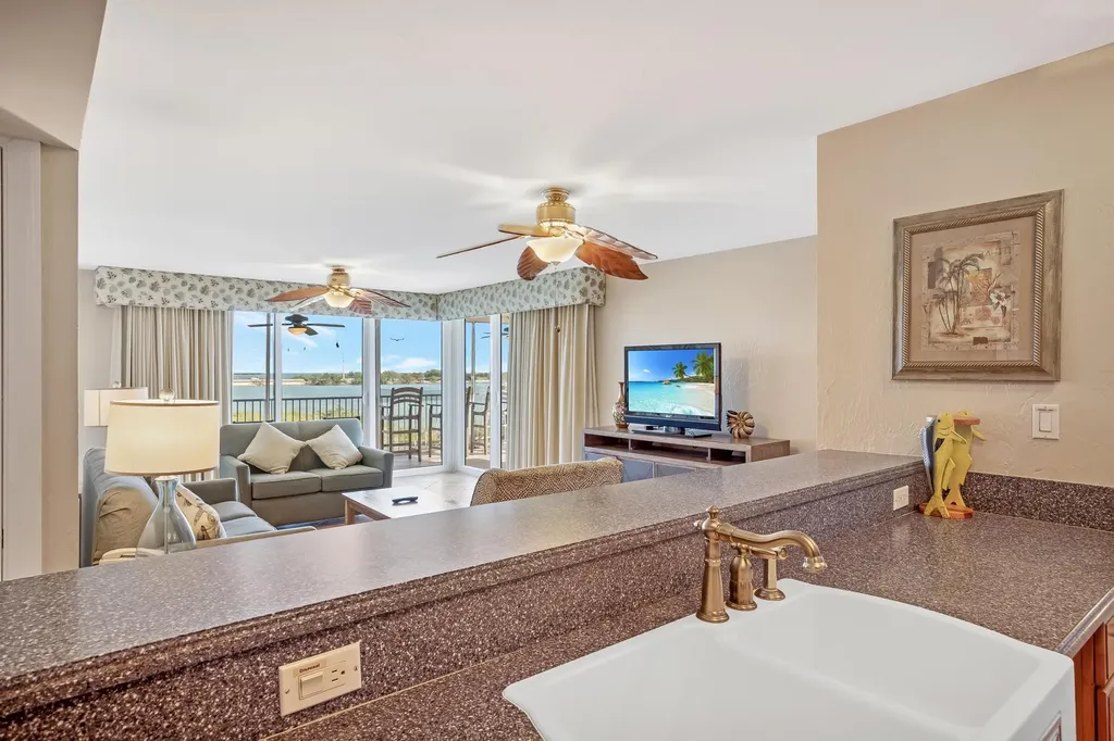 4303 Marina Villas Drive Duck Key FL 33050