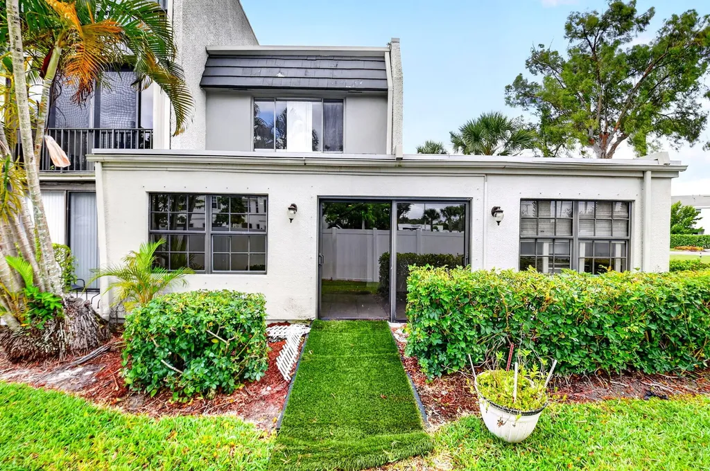 4068 Tivoli Court Greenacres FL 33467