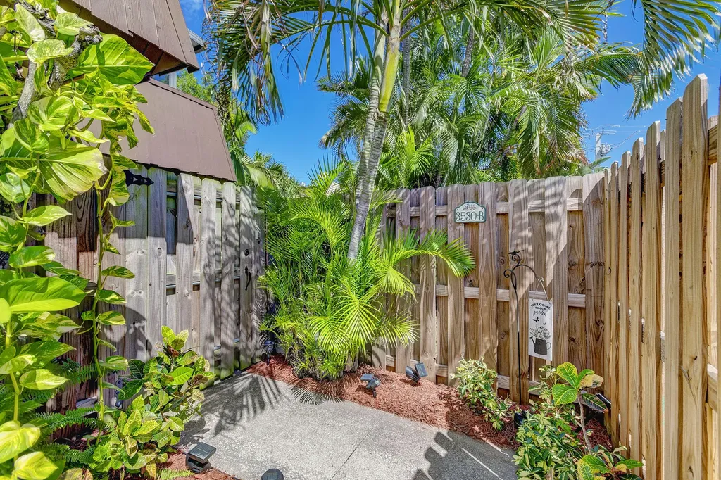 3530 E Gardens East Drive E Palm Beach Gardens FL 33410