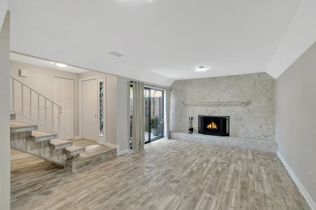 3530 E Gardens East Drive E Palm Beach Gardens FL 33410