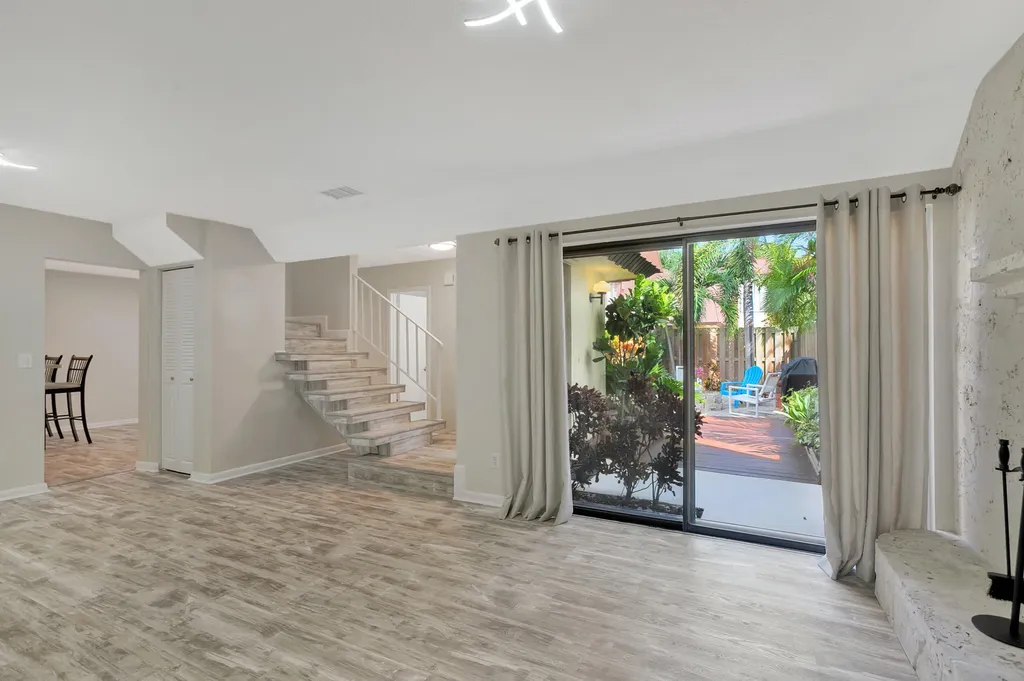 3530 E Gardens East Drive E Palm Beach Gardens FL 33410
