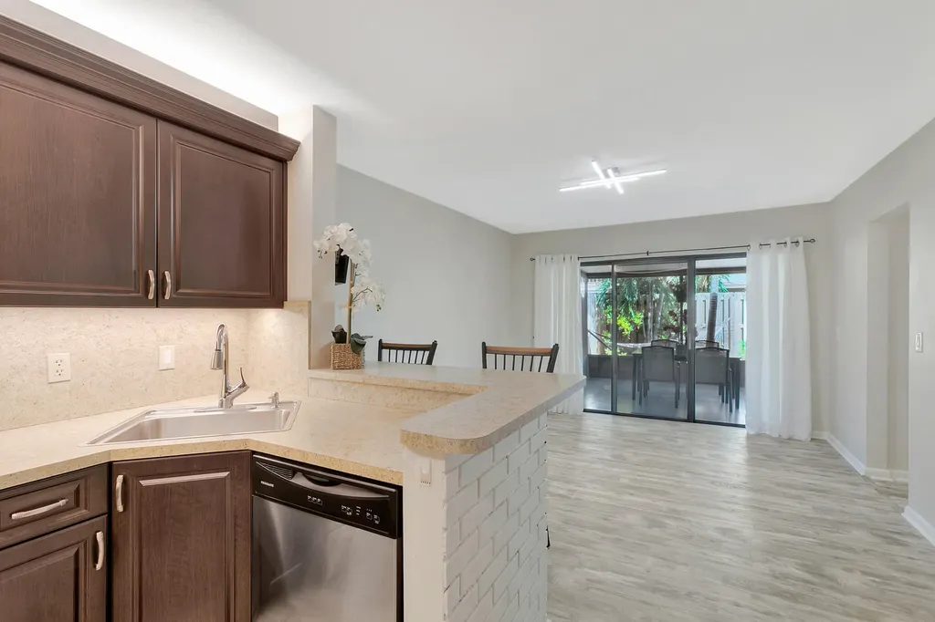 3530 E Gardens East Drive E Palm Beach Gardens FL 33410