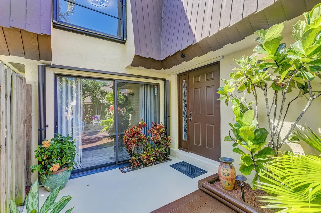 3530 E Gardens East Drive E Palm Beach Gardens FL 33410