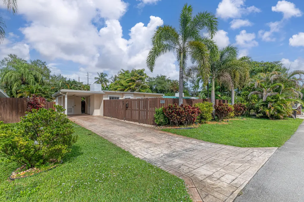 1717 SW 12th Court Fort Lauderdale FL 33312