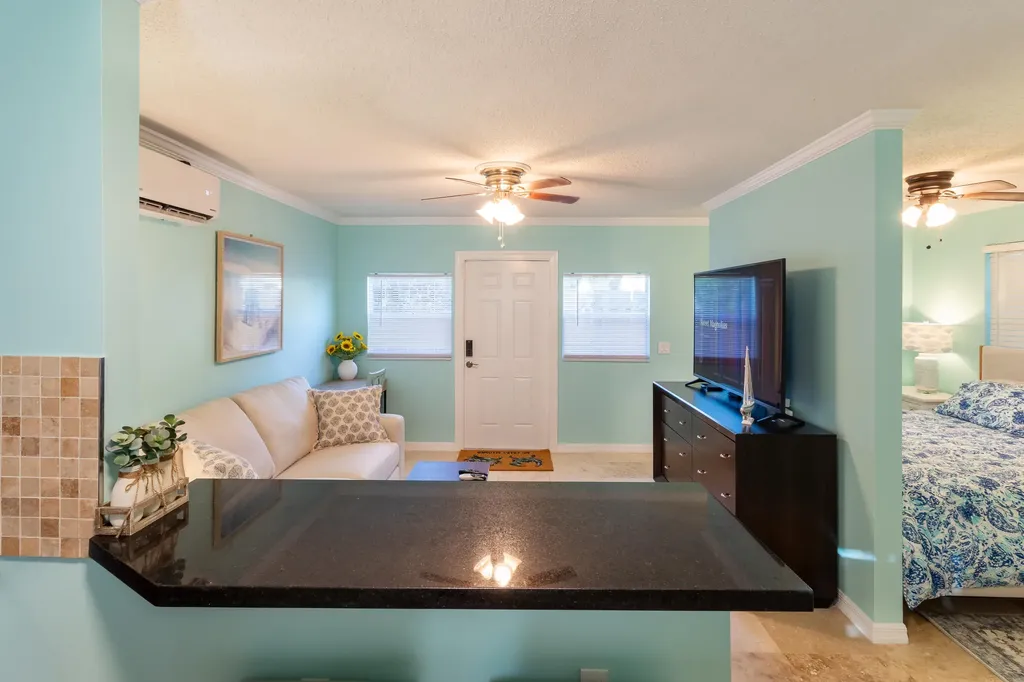 1724 37th Street West Palm Beach FL 33407