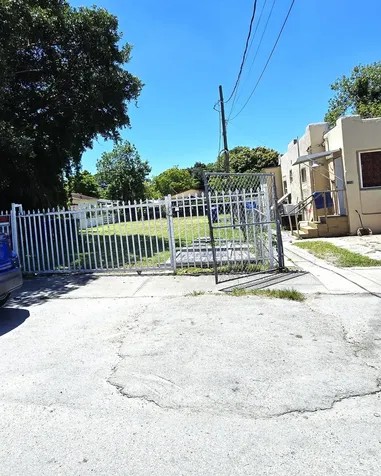 1252 NW 35th Street Miami FL 33142