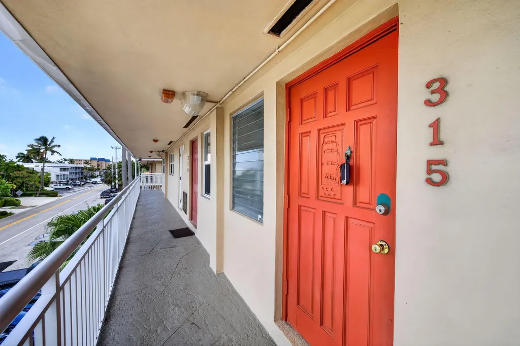 1500 SE 15th Street Fort Lauderdale FL 33316