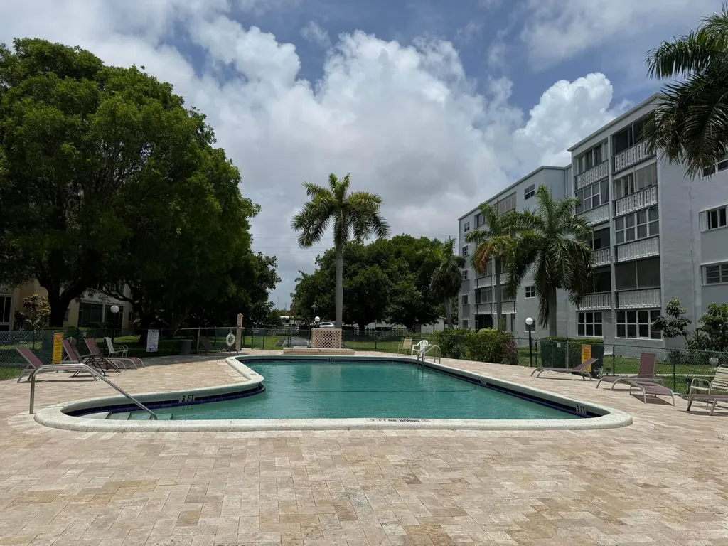 219 NE 14th Avenue Hallandale Beach FL 33009