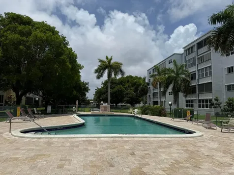 219 NE 14th Avenue Hallandale Beach FL 33009
