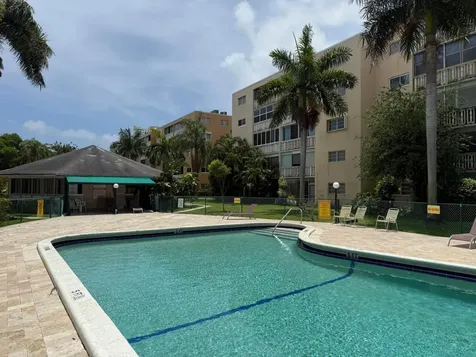 219 NE 14th Avenue Hallandale Beach FL 33009