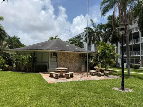 219 NE 14th Avenue Hallandale Beach FL 33009