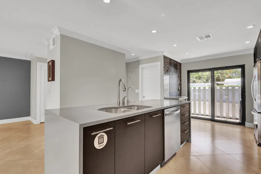 611 NE 12th Terrace Boynton Beach FL 33435