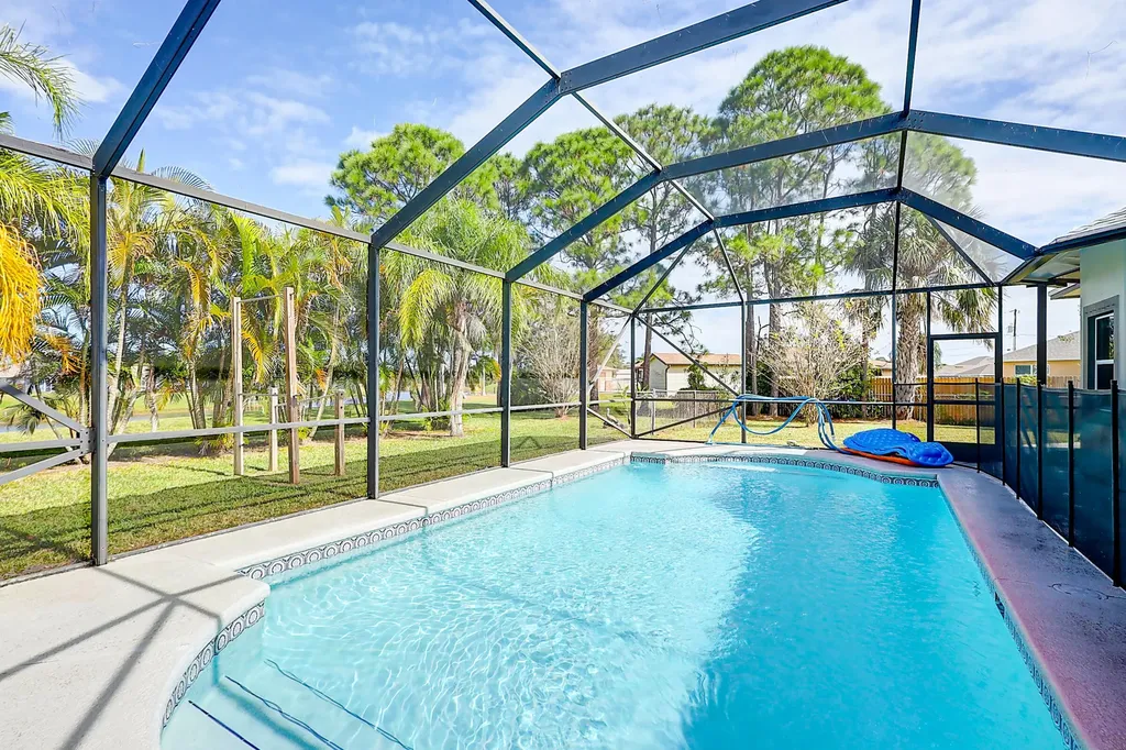 256 SW Ridgecrest Drive Port St Lucie FL 34953