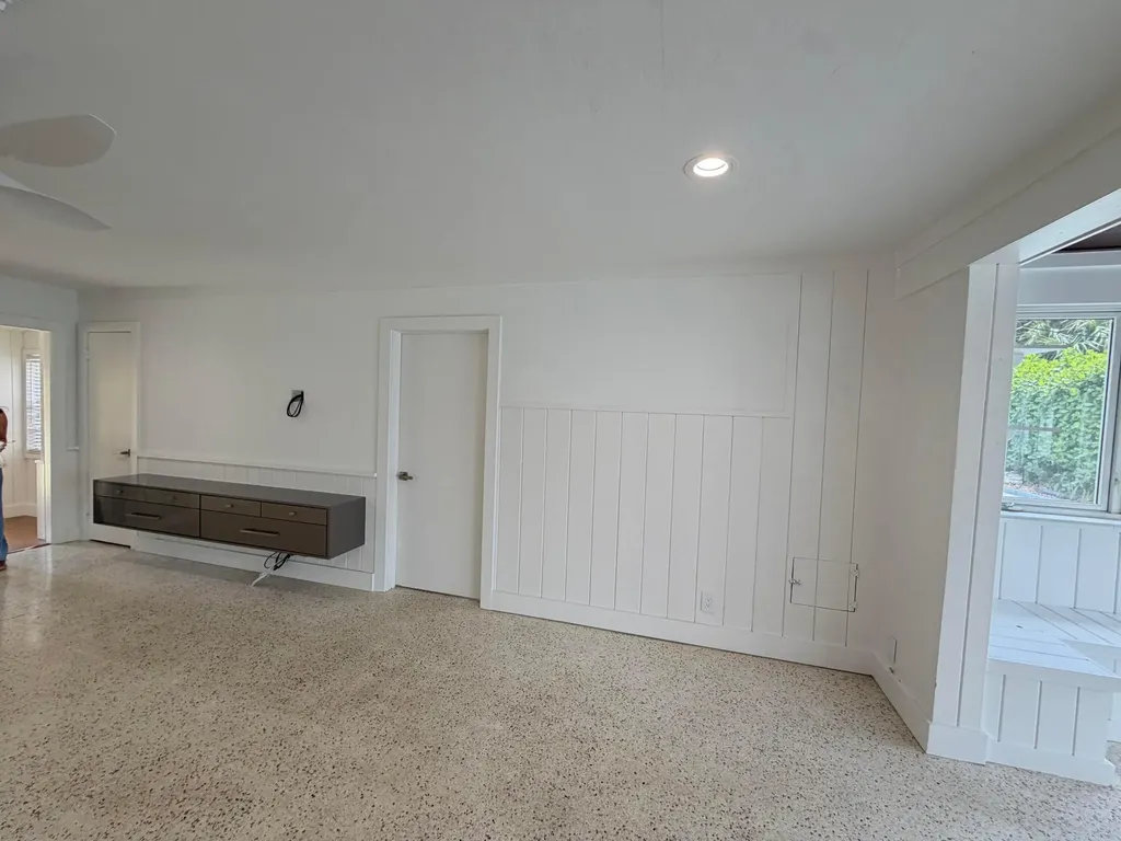 204 S Seacrest Circle Delray Beach FL 33444