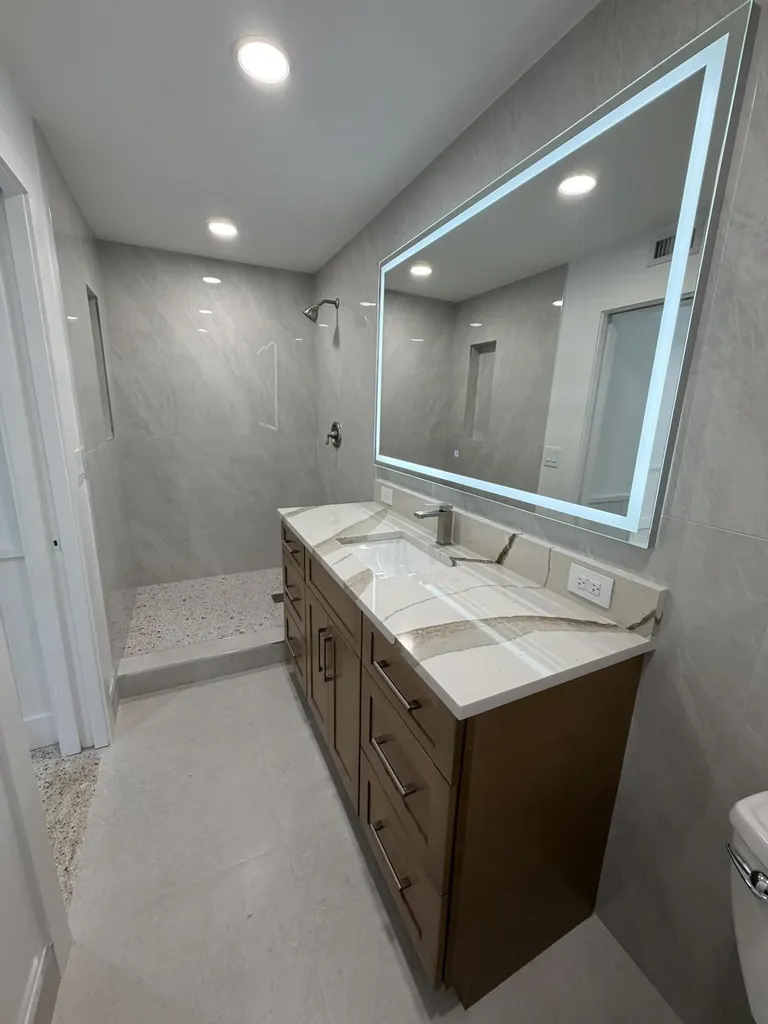 204 S Seacrest Circle Delray Beach FL 33444