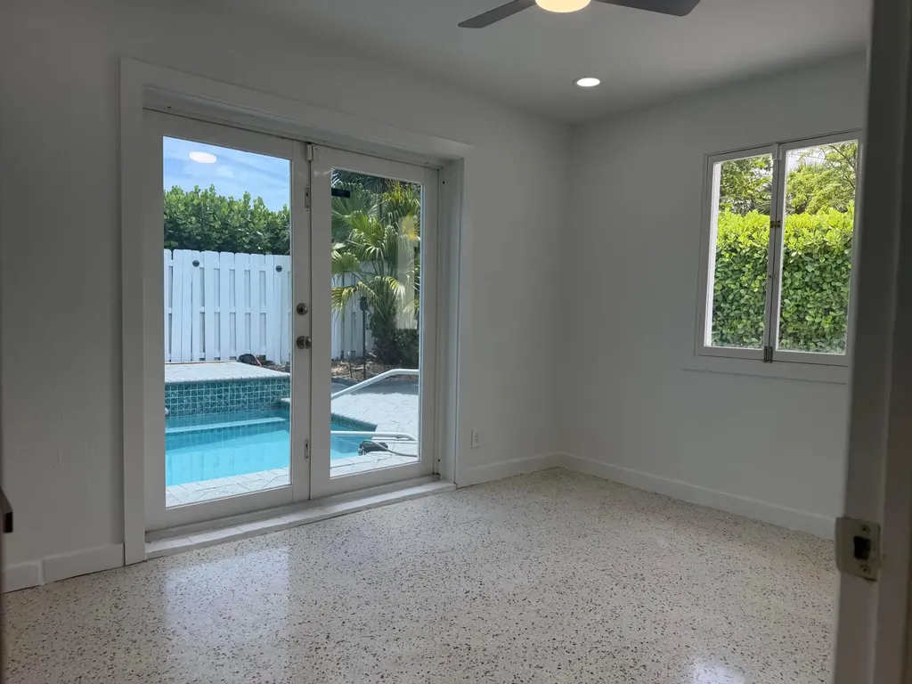 204 S Seacrest Circle Delray Beach FL 33444