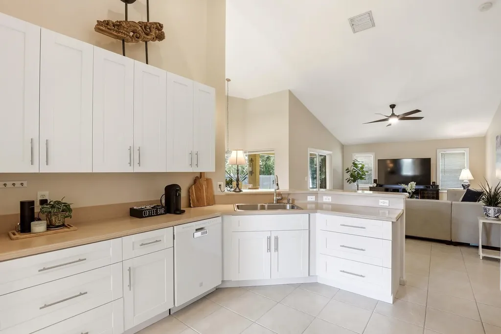 16431 N 77th Trail N Palm Beach Gardens FL 33418