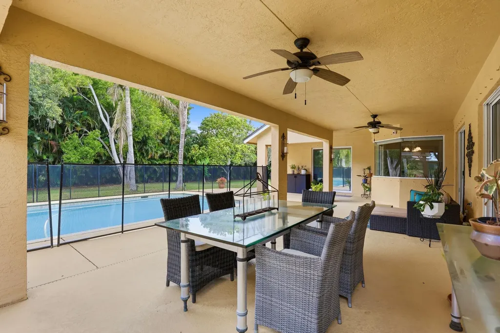 16431 N 77th Trail N Palm Beach Gardens FL 33418