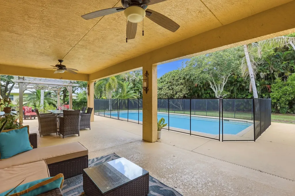 16431 N 77th Trail N Palm Beach Gardens FL 33418