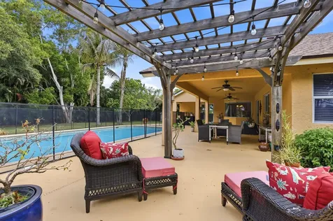 16431 N 77th Trail N Palm Beach Gardens FL 33418
