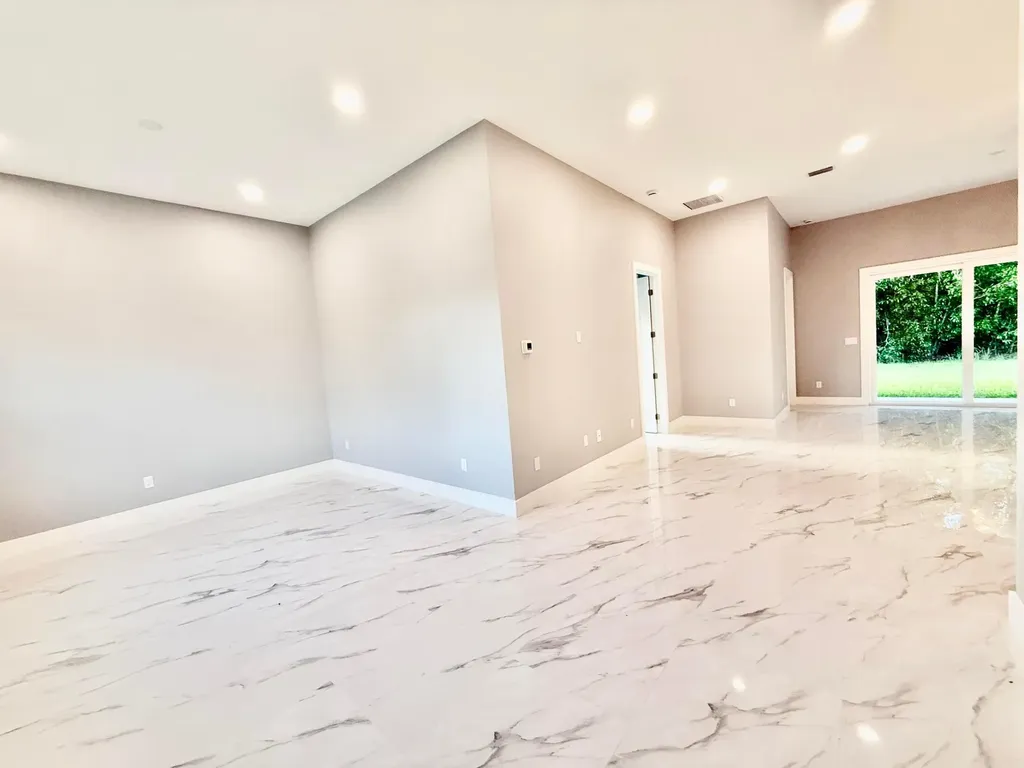 675 NE Moss Rose Place Port St Lucie FL 34983