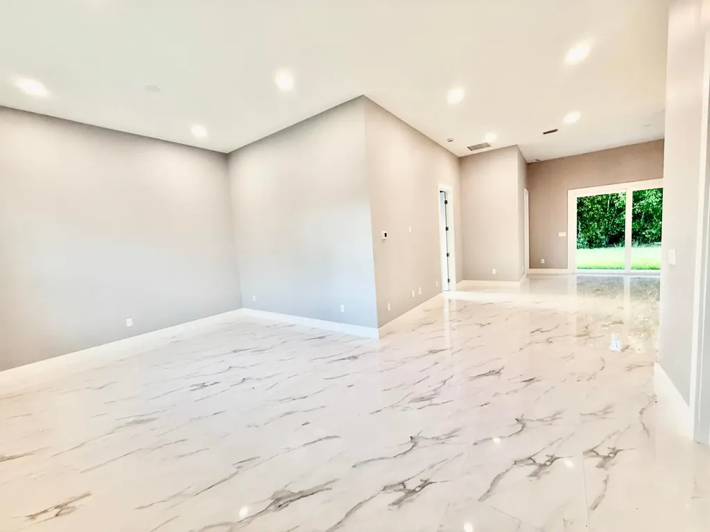 675 NE Moss Rose Place Port St Lucie FL 34983