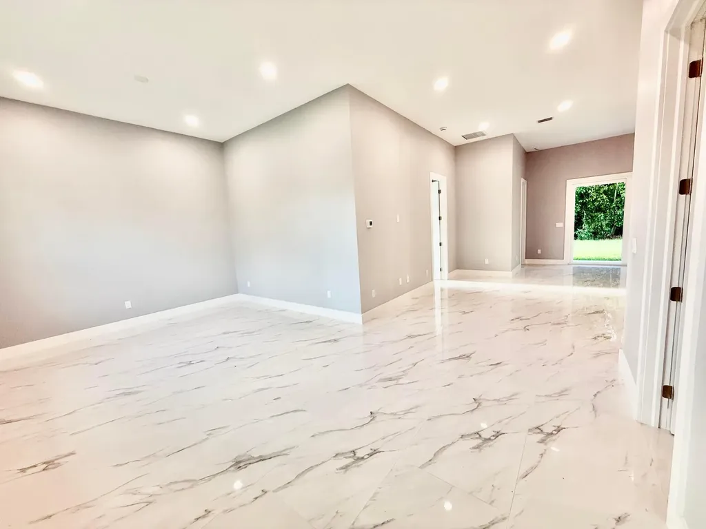 675 NE Moss Rose Place Port St Lucie FL 34983
