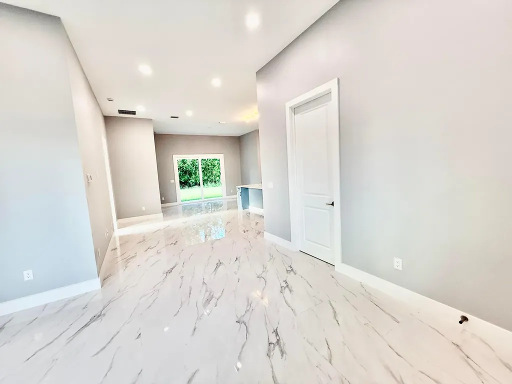 675 NE Moss Rose Place Port St Lucie FL 34983