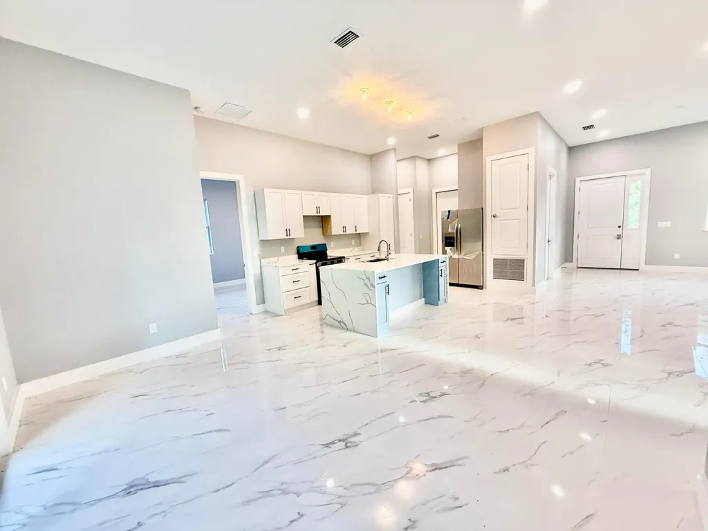 675 NE Moss Rose Place Port St Lucie FL 34983