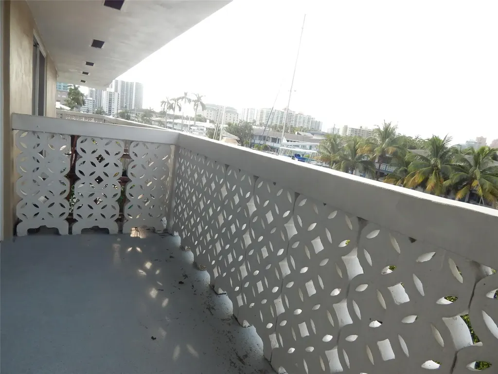 3220 Bayview Drive Fort Lauderdale FL 33306