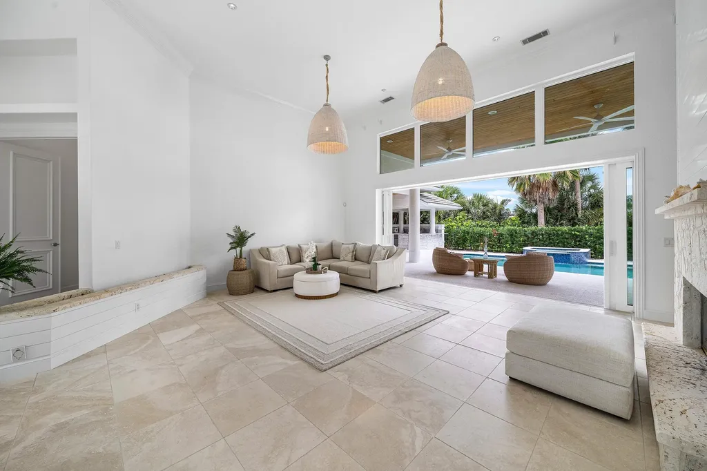 2925 SE Dune Drive Hutchinson Island FL 34996