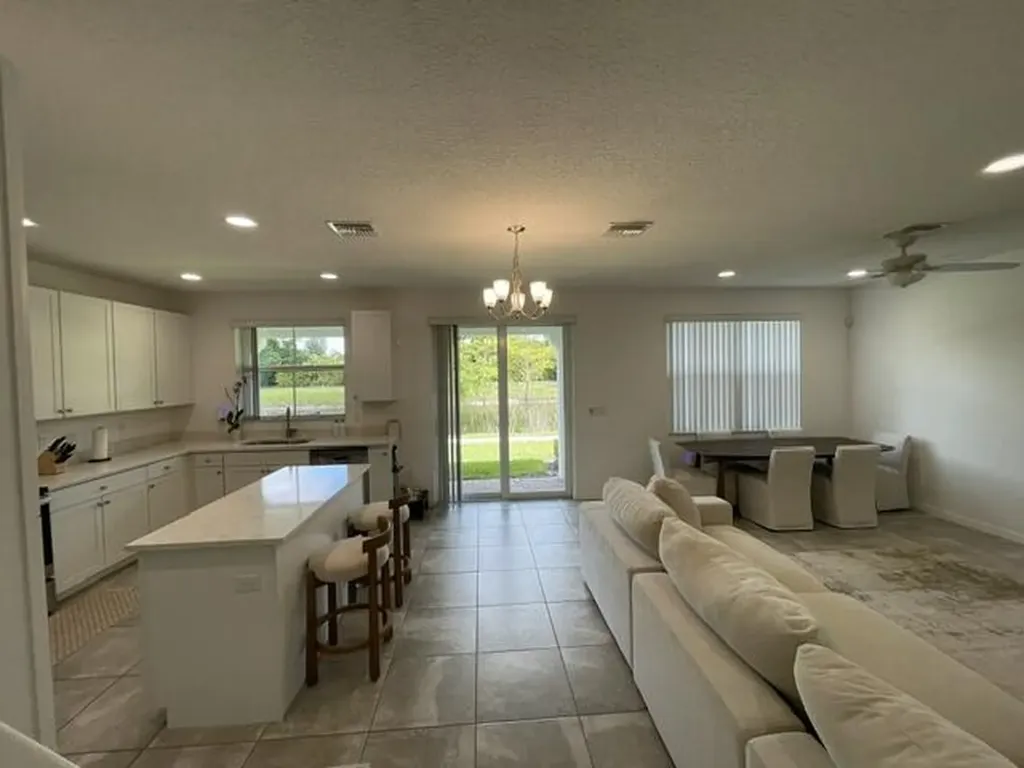 12885 Trevi Isle Palm Beach Gardens FL 33418