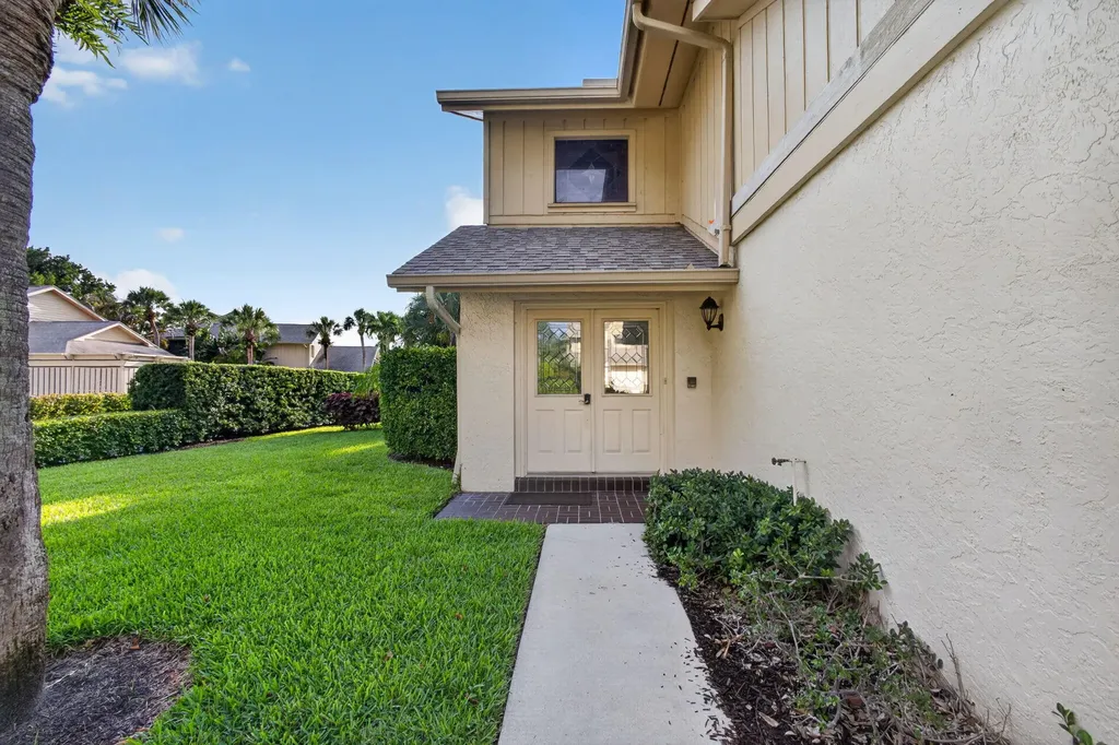 17137 Waterbend Drive Jupiter FL 33477