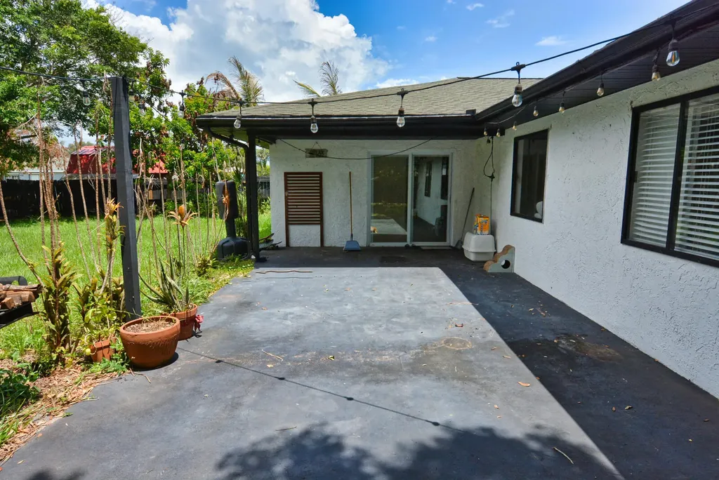 2117 SE East Dunbrooke Circle Port St Lucie FL 34952