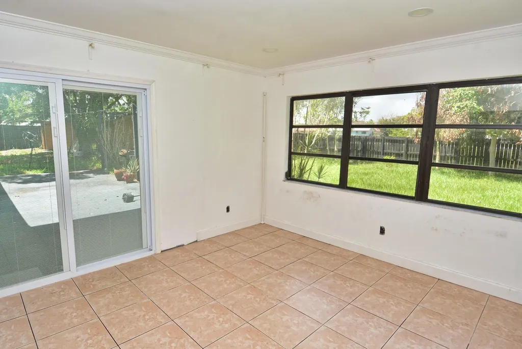2117 SE East Dunbrooke Circle Port St Lucie FL 34952