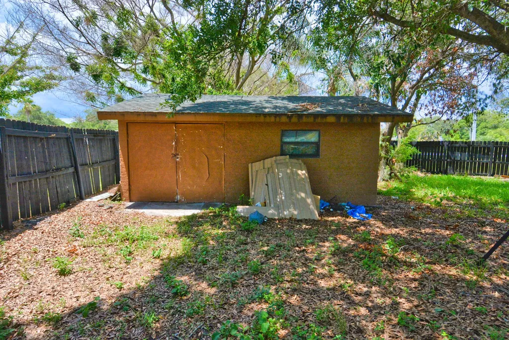 2117 SE East Dunbrooke Circle Port St Lucie FL 34952