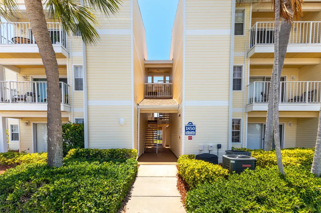 1850 Charlesmont Drive Indialantic FL 32903
