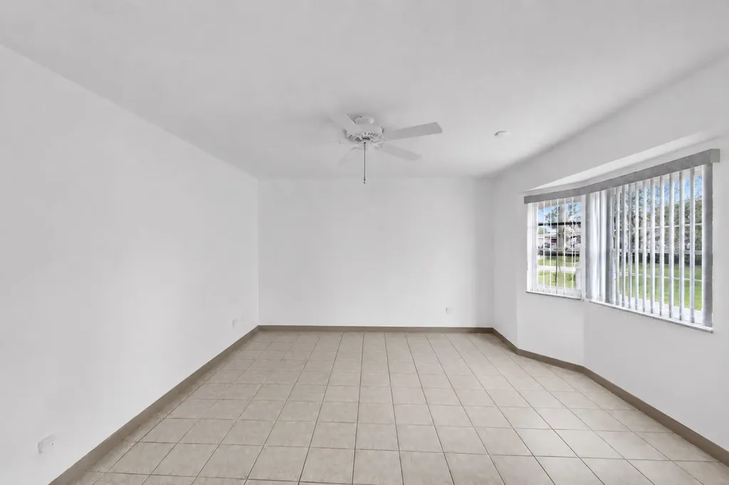 1710 W River Drive Margate FL 33063
