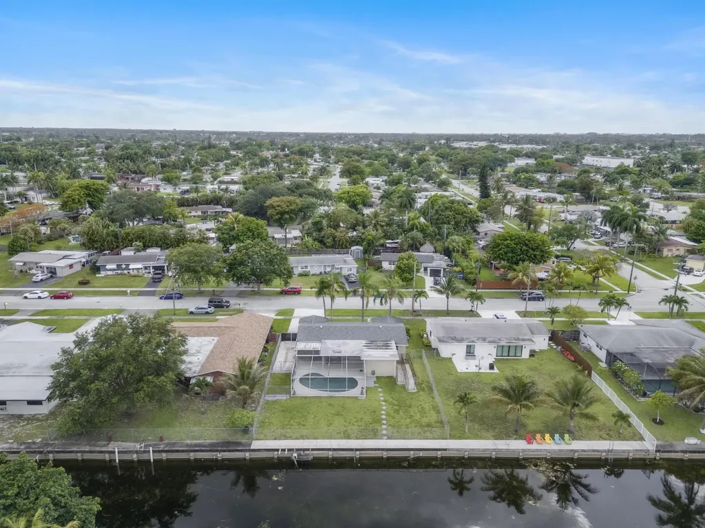 1710 W River Drive Margate FL 33063