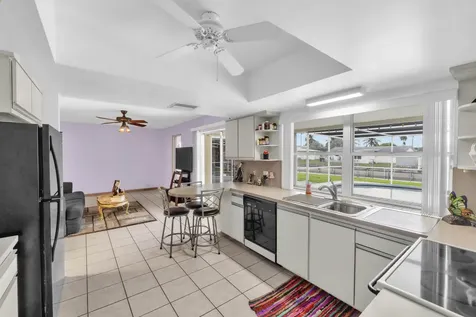 1710 W River Drive Margate FL 33063