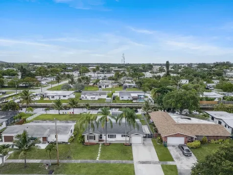 1710 W River Drive Margate FL 33063