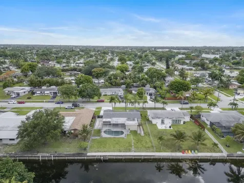 1710 W River Drive Margate FL 33063