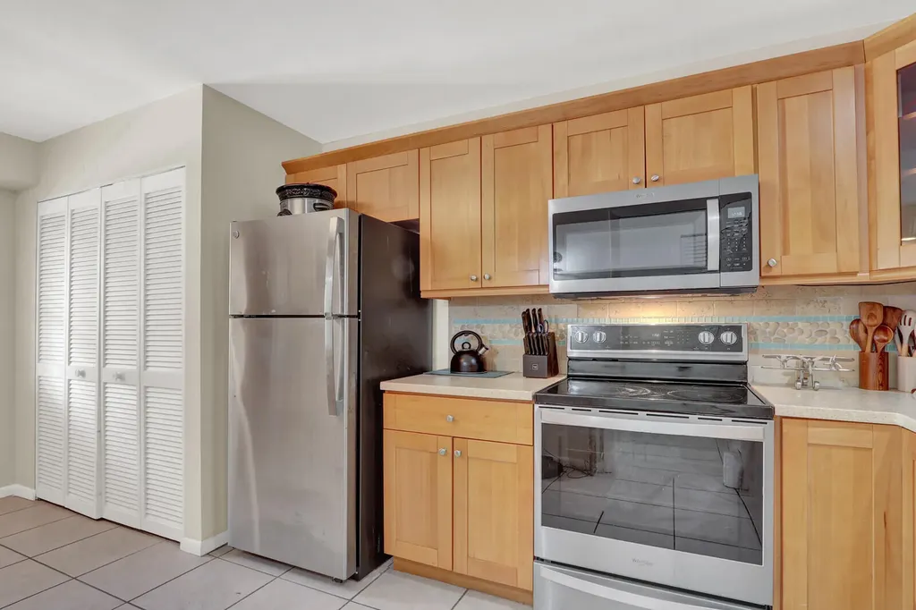 2916 SW 22nd Circle Delray Beach FL 33445