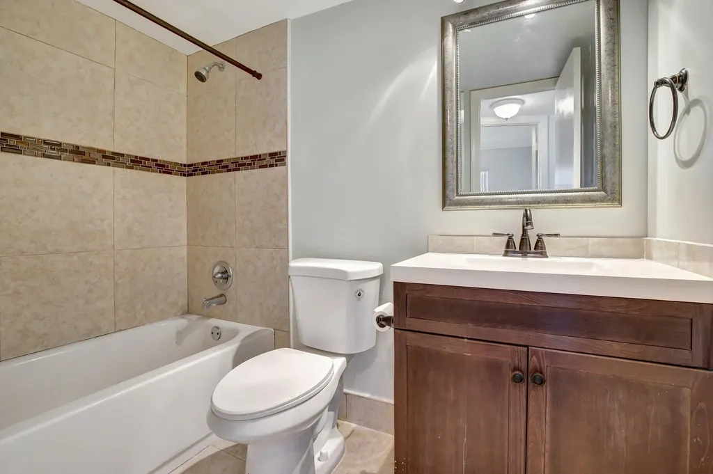 8225 Sunrise Lakes Drive N Sunrise FL 33322