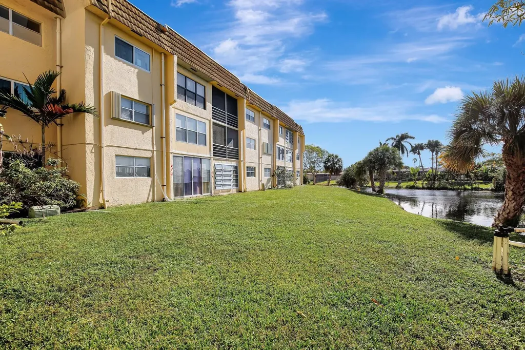 8225 Sunrise Lakes Drive N Sunrise FL 33322